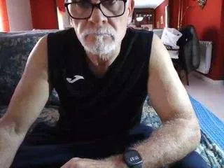 Offline maduroguapo33 on CamSoda