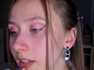 Offline maechesser on CamSoda