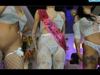 Freechat mandypeas on CamSoda