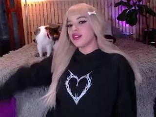 Offline manuvelez on CamSoda