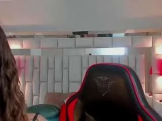 mariiahneedles on CamSoda