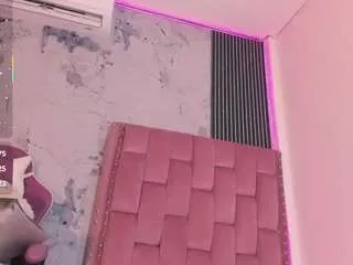 Offline mia-duarte-1 on CamSoda