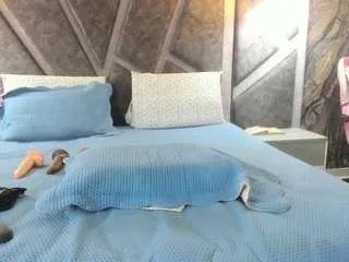 Freechat miawilddoll on CamSoda