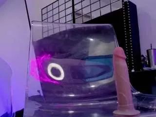 Offline midnightrose11 on CamSoda