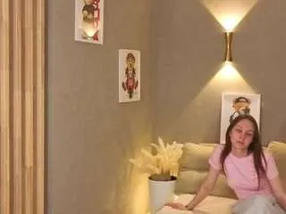 Offline monicabiluci on CamSoda