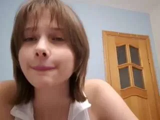 Freechat monserrategreubel on CamSoda