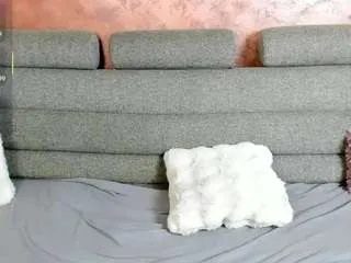 Freechat naleenfaye on CamSoda