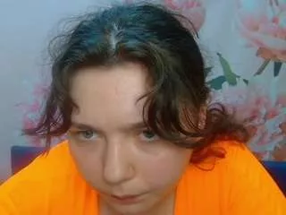 neonilalisova on CamSoda 