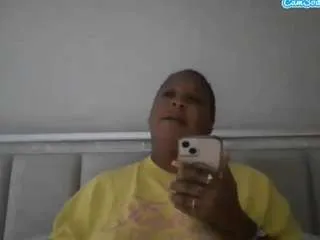 Offline peachesstarr20 on CamSoda