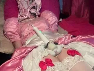 CamSoda phat-bottom-sissy is Freechat phat-bottom-sissy — SISSY's tiny clitty edged and dripping