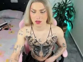 queenramona-hot on CamSoda 