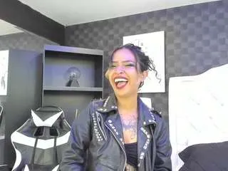 Freechat rave-connor on CamSoda