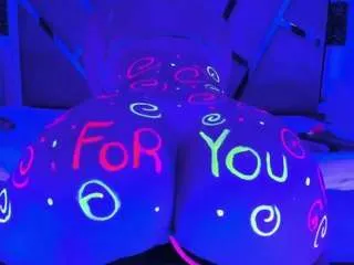 Offline renatamodel on CamSoda