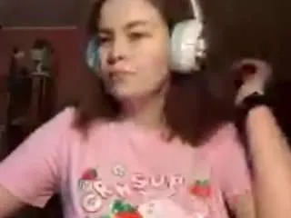 riyarusso — Squeeze tits [100 tokens remaining]