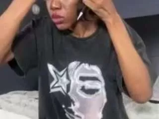 Offline rubivixxen on CamSoda