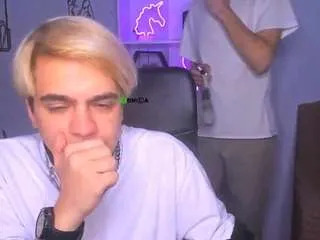 Offline saimon-best on CamSoda