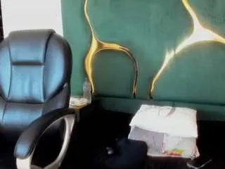 Offline salmaportman on CamSoda