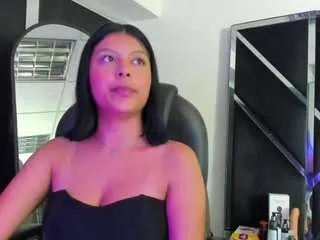 Offline salmaportman on CamSoda