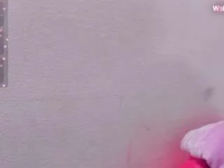 samanta-pink on CamSoda 