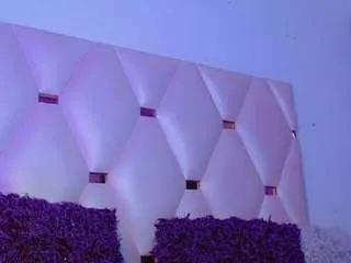 sarahh-sophia on CamSoda