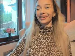 Offline sassyt33n on CamSoda