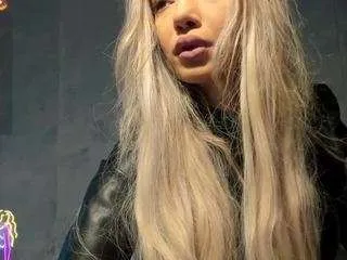 Offline sassyt33n on CamSoda