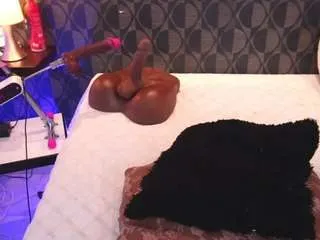 Freechat sharomross on CamSoda