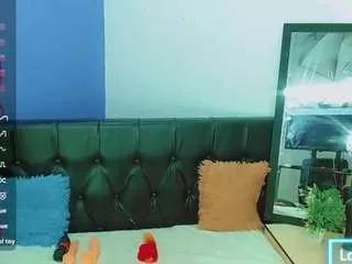 Offline sharon-sex on CamSoda