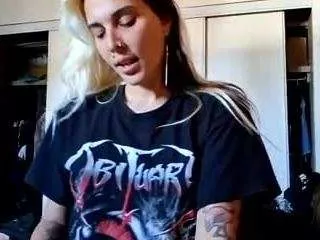 Offline sindyrocker on CamSoda