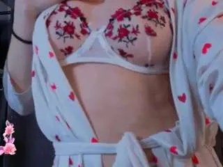 sue-holland on CamSoda