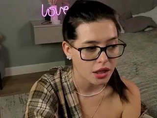 Offline thanhklopfenstein on CamSoda