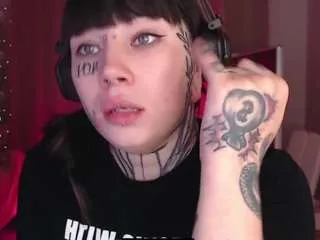 Offline tradishka on CamSoda