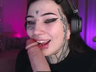 Offline tradishka on CamSoda