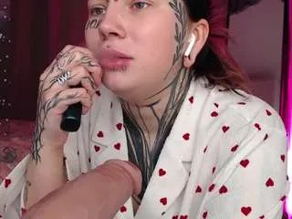 Offline tradishka on CamSoda