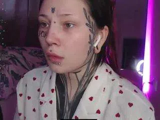 Offline tradishka on CamSoda