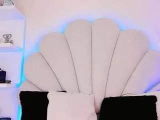 Offline valentinamarinn on CamSoda