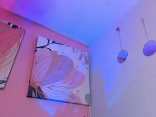 Offline violetta-nur on CamSoda