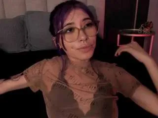 Offline violetta-nur on CamSoda