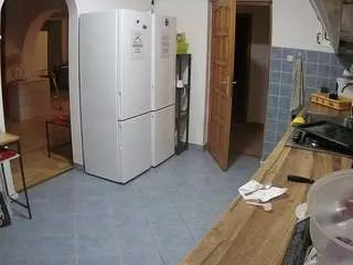 Freechat voyeurcam-julmodels-kitchen on CamSoda