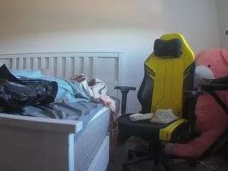 Offline voyeurcam-sexy-little-ana-01 on CamSoda