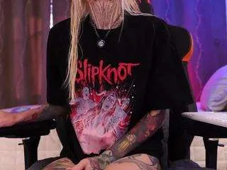 Offline yourfeetmodel on CamSoda