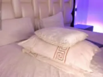 Offline _curly_girl_ on Chaturbate