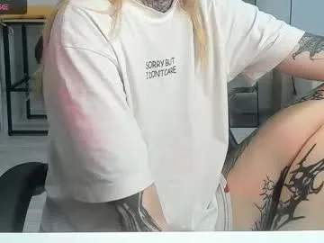 _feralberry__ on Chaturbate