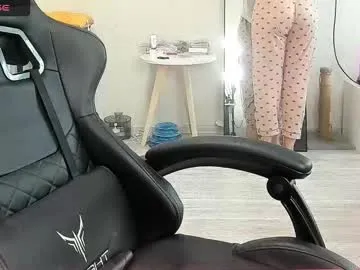 _feralberry__ on Chaturbate