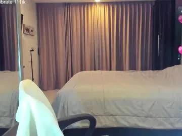 Offline _hot_mia_1 on Chaturbate