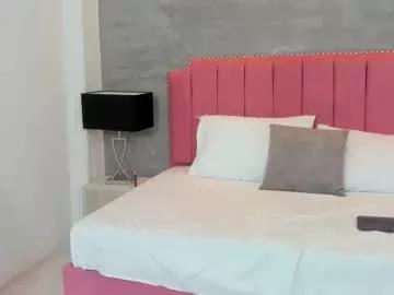 alaia_colins from Chaturbate