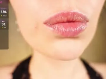 Offline alma_yammy on Chaturbate