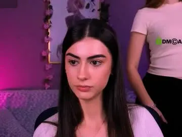 Offline alyssamoan on Chaturbate