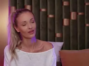 Offline ameliaangell on Chaturbate