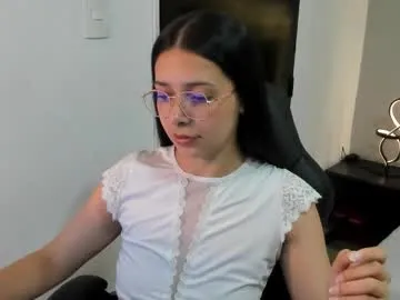 Offline angeline_davies on Chaturbate